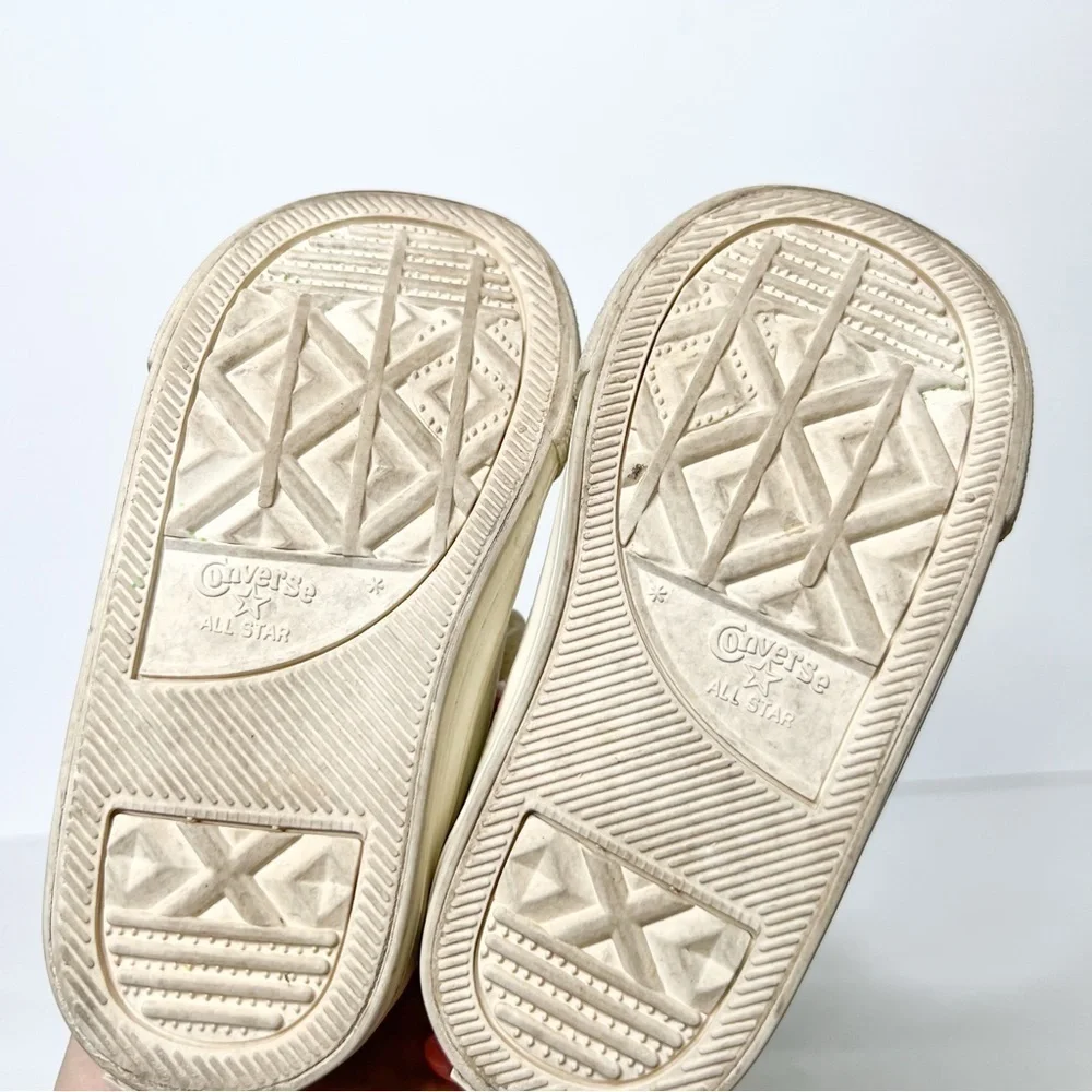 Converse Chuck Taylor Cream Canvas Sneakers Size 6 Toddler